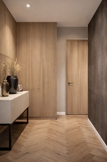 Puertas y paredes decoradas